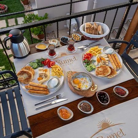 Rumet Cunda Hotel *