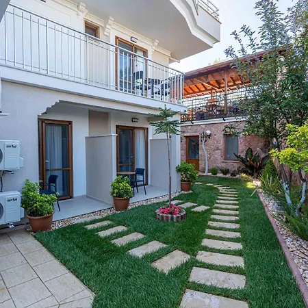 Hotel Rumet Cunda *